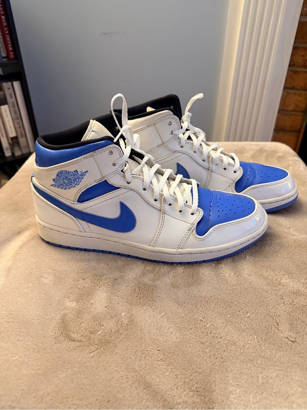 Nike Air Jordan 1 Mid UNC